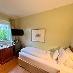 Eggert 4*